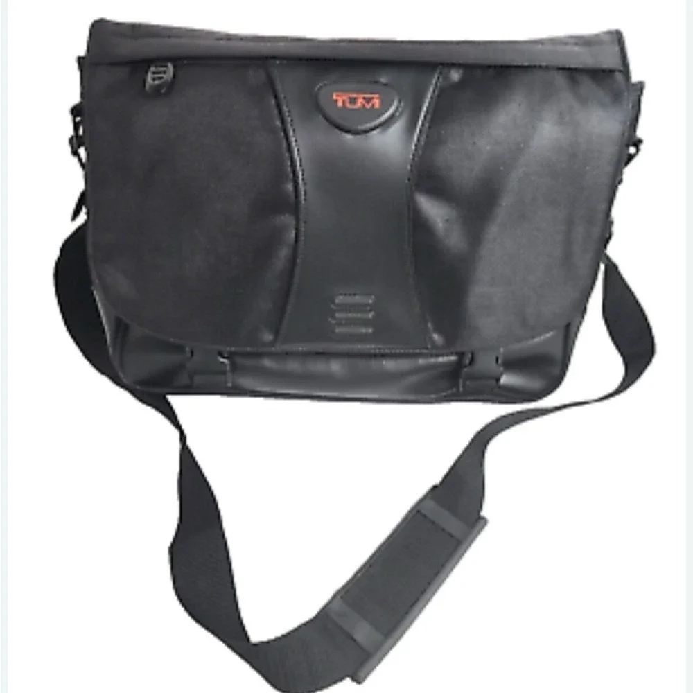 Tumi Black Messenger Bag‎ Briefcaae
